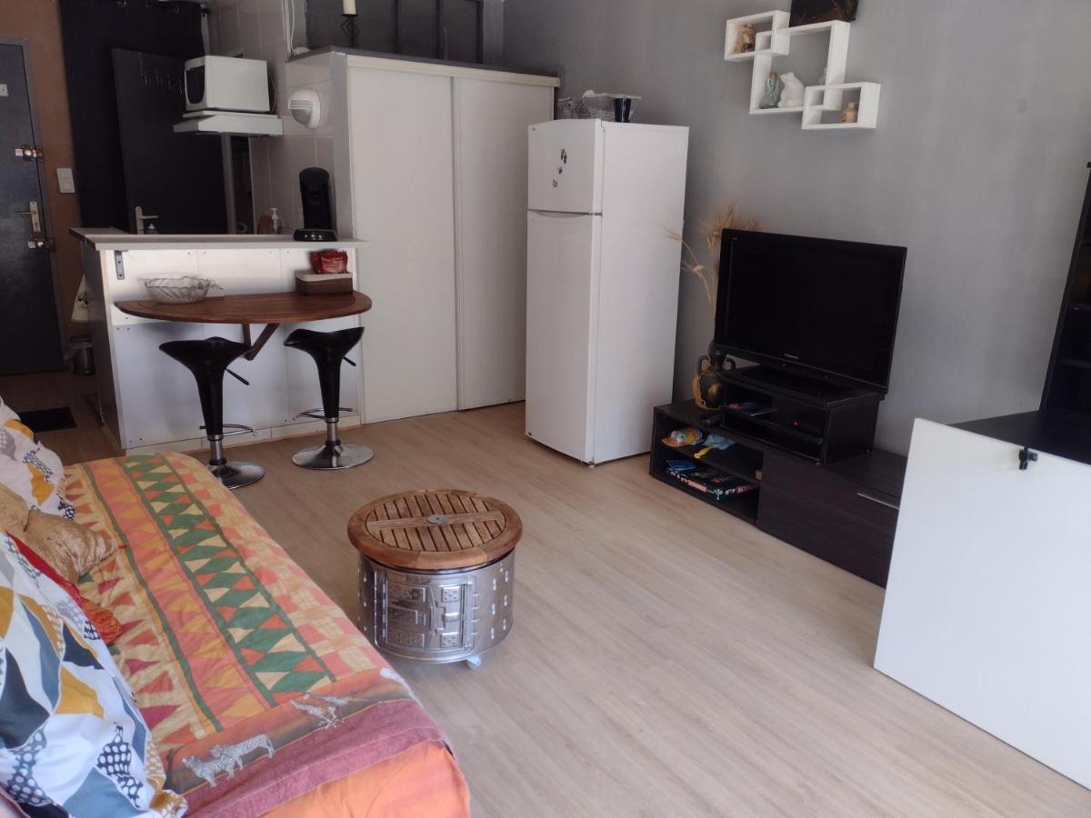 Studio Meuble Ensoleille Fibre Bouygues Nîmes Buitenkant foto